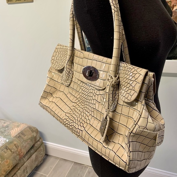❤️Govali Cream Croc Embossed Shoulder Bag - Picture 1 of 10